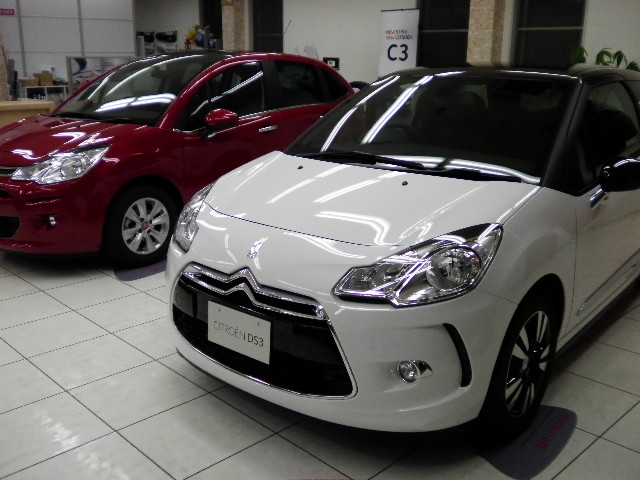 1.2LのNewC3＆DS3、展示しております！